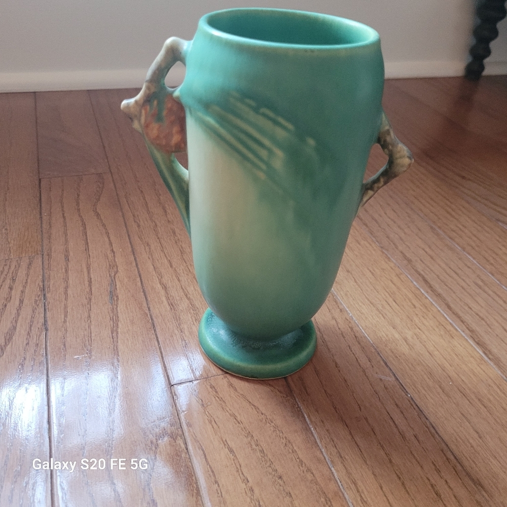 Green pinecone roseville two-handled vase 748-6